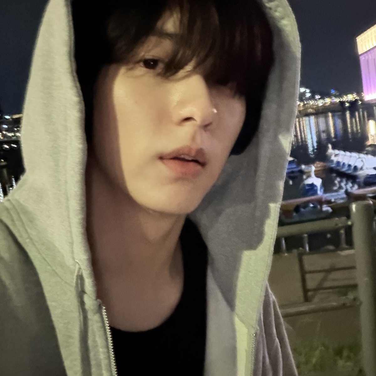 엘 tweet media