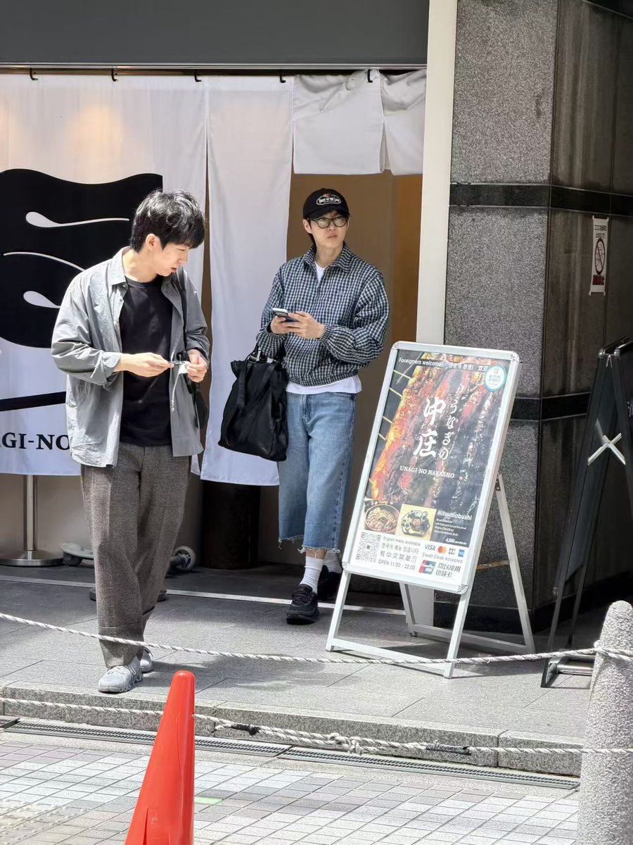 syj1248's tweet photo. 헉 친구가 오늘 오후 오사카에서 준면이 자만추했대…  부럽다
#준면 #SUHO #スホ https://t.co/8N3sgTIlki
