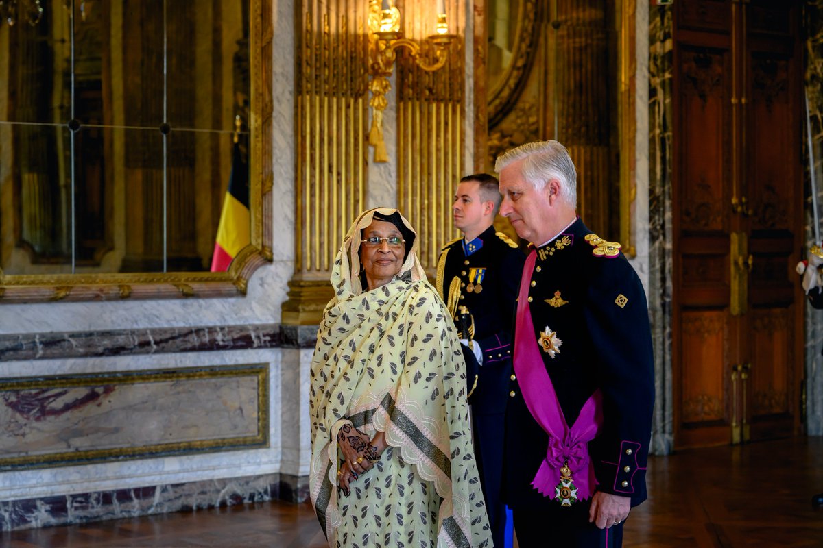 MonarchieBe's tweet photo. Les nouveaux ambassadeurs du Kenya 🇰🇪 (S.E. Joash Arthur Maangi), du Tchad 🇹🇩 (S.E. Mariam Ali Moussa), du Suriname 🇸🇷 (S.E. Marciano Edgar Armaketo) et de la Corée du Sud 🇰🇷 (S.E. Lee Byeongdo) ont présenté leurs lettres de créance. https://t.co/ssCgPTFhYk