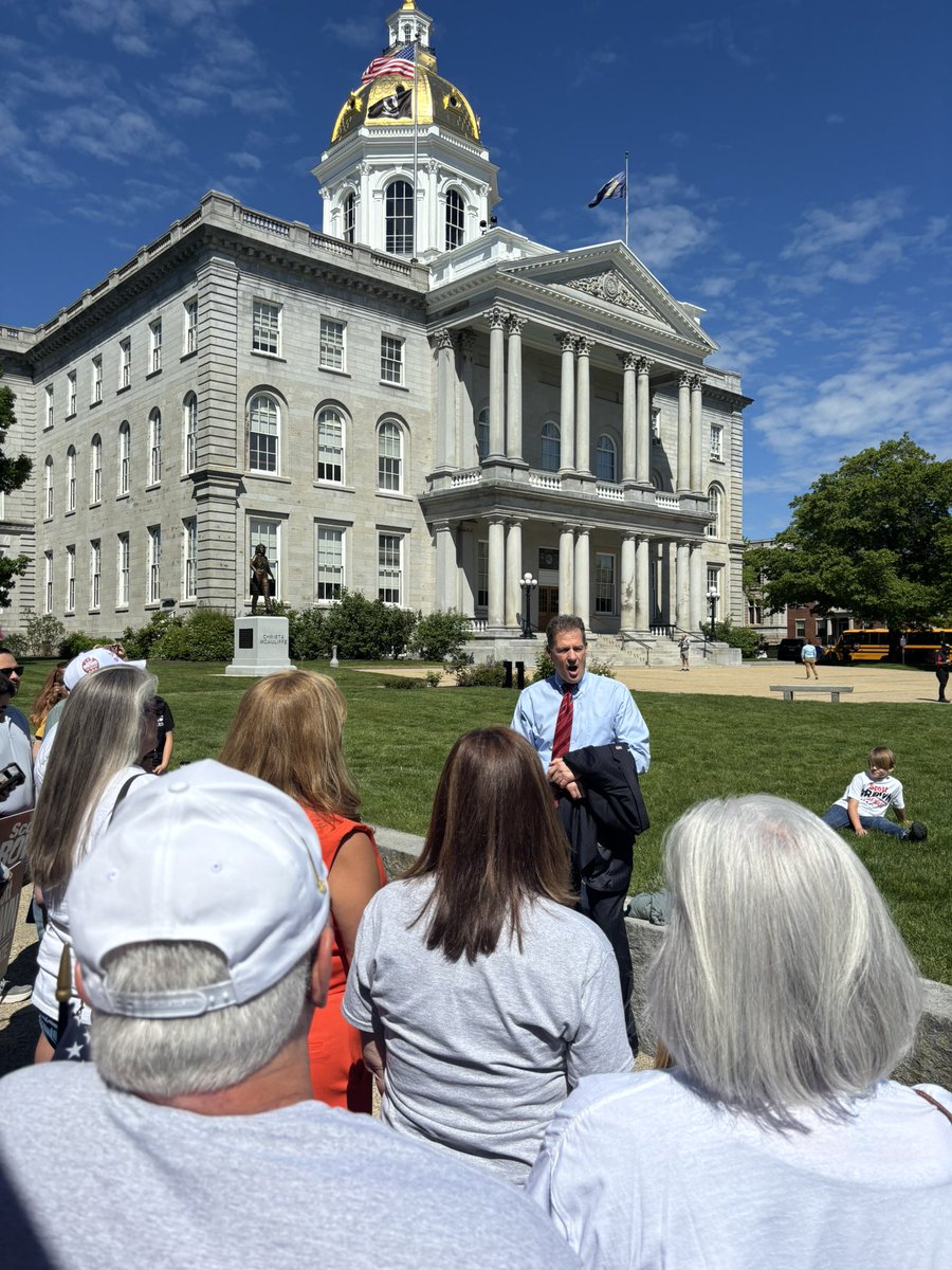 SenScottBrown's tweet photo. Couldn’t ask for a better day weather was beautiful and the energy was electric I officially filed for my candidacy today for US senate NH. This is the people’s Seat. 🇺🇸🇺🇸 https://t.co/T1OfC7bJAb
