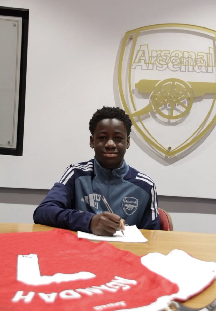 BridgeAcademyE2's tweet photo. 👏🏻 Congratulations to Ronel, our Year 8 student on signing for the Premier League Champions, #Arsenal ⚽️ https://t.co/otcTvSnnYp