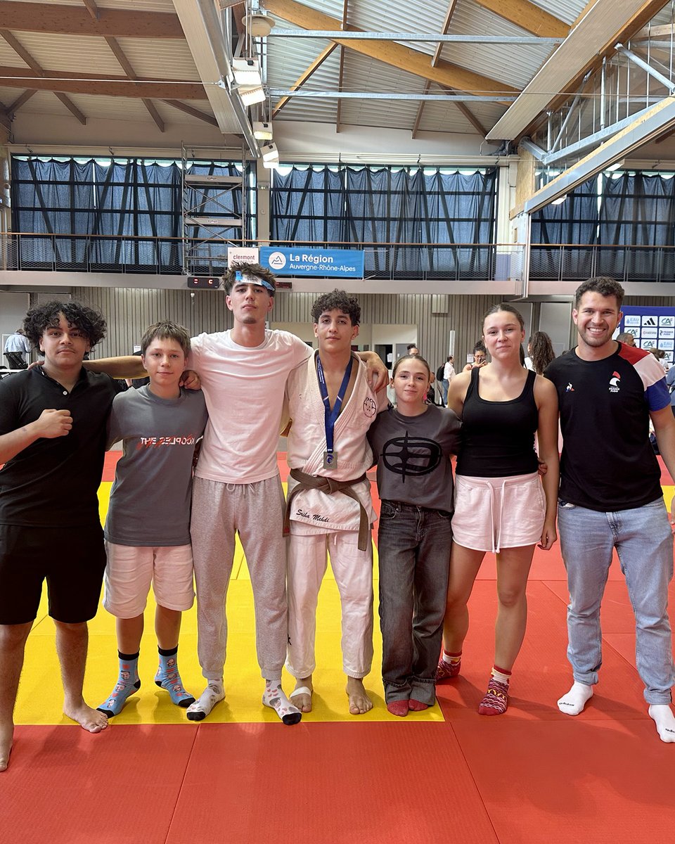 CarcaInfos's tweet photo. Ce week-end, l’AJOA a participé aux Championnats de France Cadettes et Cadets 2e et 3e division à Ceyrat

Félicitations à Medhi Sriha, qui décroche une médaille de bronze en 3e division dans la catégorie des -66 kg !

La Ville de Carcassonne est fière de ses jeunes sportifs https://t.co/cLQ5CZqFet