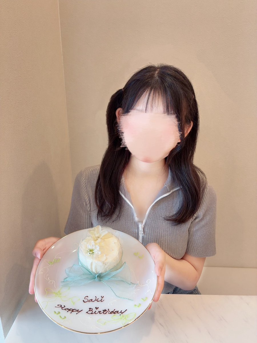 mxllo_sera's tweet photo. 生まれたᐢ👍🏻>  ̫ <ᐢ👍🏻友達がお祝いしてくれた！ https://t.co/jzDIuPyhzo