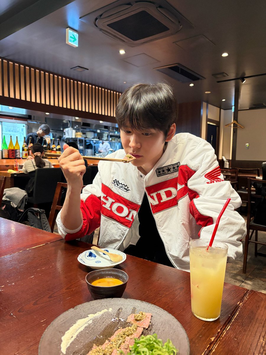 319clip's tweet photo. RIIZE llog - DAY 4: It's like a bomb #은석 https://t.co/bo0tDzEVz4