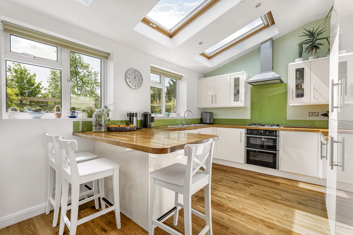 Warmingham's tweet photo. Sale Agreed -A traditional yet contemporary four- bedroom semi-detached house property, sympathetically extended and modernised affording spacious family sized accommodation £665,000. #OpeningNewDoors #Property #Goring #saleagreed https://t.co/OefalKlgpj https://t.co/dyLCXWAGAz