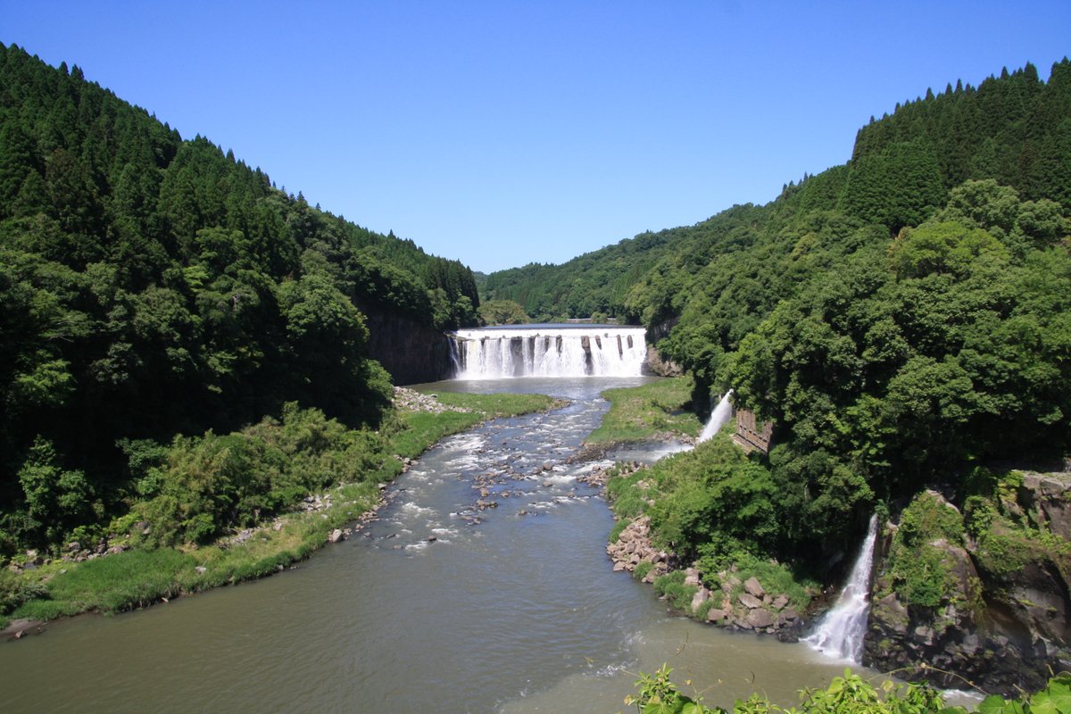 oochan551's tweet photo. 【大分県豊後大野市大野町】
#沈堕の滝(ちんだのたき)
<大野川の中流にある雄滝と、その支流の平井川の合流口にある雌滝とからなる。雄滝は高さ約20m、幅約100mで、雌滝は高さ約18m、幅4mである>Wikipediaより https://t.co/23e5PtQ9wV