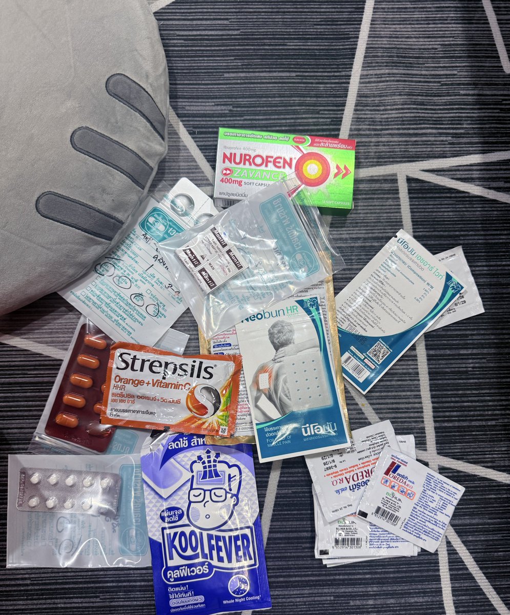silk_foxy's tweet photo. I had a few days of fun, hit up some bars, and now I’m stuck in bed with a fever of 39🥲🤒
I’m putting all orders and such on hold for now - sorry about that. I’ve taken a bunch of pills, so I hope I’ll feel better soon😔 https://t.co/EkNFRfiQRj
