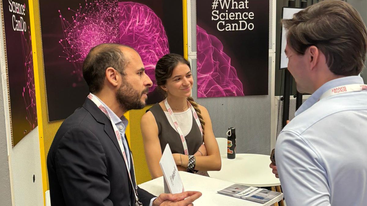 AstraZenecaES's tweet photo. 🌟 Hoy ha arrancado #SouthSummit26.

Durante esta primera jornada, nuestro stand ha acogido proyectos innovadores que forman parte de #ACCIÓN, iniciativa impulsada junto a @Wayra y @Kunsen_eHealth para acelerar soluciones con impacto real en el ámbito sanitario.

📍Las startups participantes de hoy han sido: DIABYUDA, Medsys AI, @Chronityai y MiMIAT Health.

Seguimos conectando ciencia, tecnología y emprendimiento para impulsar la transformación del sistema sanitario.

#AstraZenecaES @south_summit