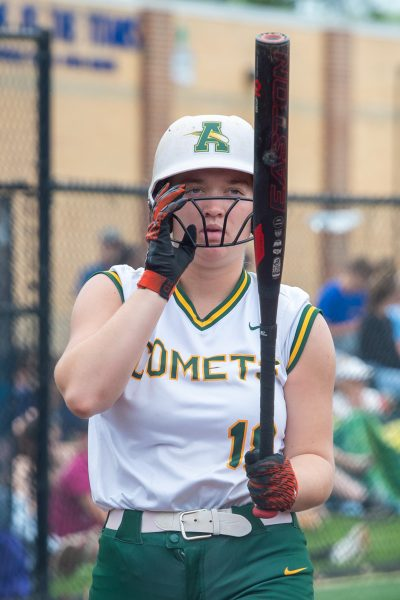 Perez_Sports's tweet photo. Division I and II Lorain County awards🥎

Pitcher of the Year: Maria Young, Avon
Player of the Year: Leah Sprague, Amherst
Coaches of the Year: Keenan Williams (Elyria), Lacey Reichert (Amherst)

@avoneagles @ElyriaAthletics @MJournalSports https://t.co/v5ulT88w9p