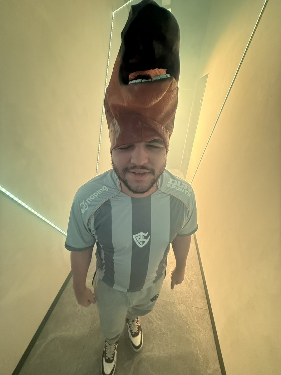 TeamSolid_of's tweet photo. mais um dia de solid no relegation 🫪 https://t.co/EZst49ohuM