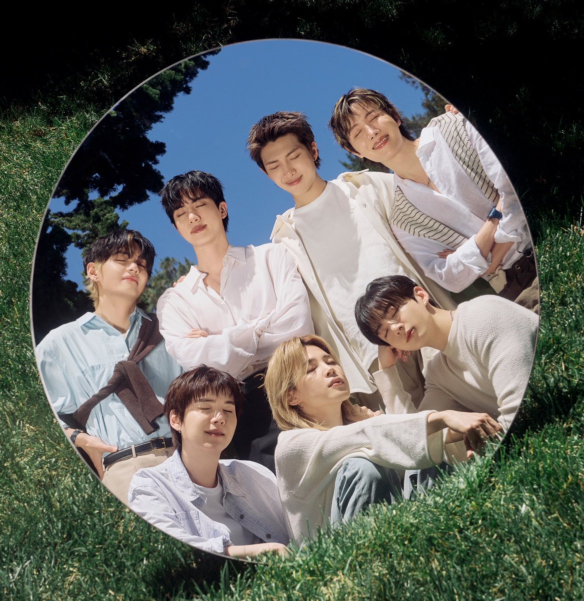 taessarect's tweet photo. they look like beautiful beauties fairies https://t.co/Rd5VtC5TTt