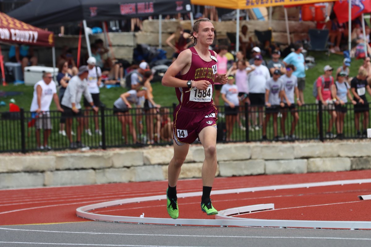 HCAKCAthletics's tweet photo. State Track Results: Juliana 8th place finish in the 1600m and 14th in the 800m. Calvin Marshall a 14th place finish in the 800M, Emmie Ilif a 13th place finish in the 1600M, Blake Sawyer an 18th place finish in the 1600M https://t.co/gB9NAYM7Fx