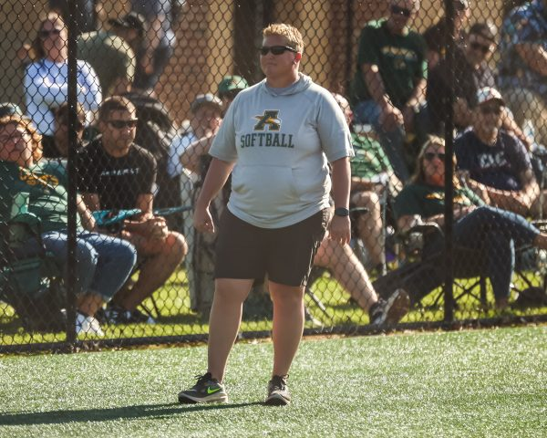 Perez_Sports's tweet photo. Division I and II Lorain County awards🥎

Pitcher of the Year: Maria Young, Avon
Player of the Year: Leah Sprague, Amherst
Coaches of the Year: Keenan Williams (Elyria), Lacey Reichert (Amherst)

@avoneagles @ElyriaAthletics @MJournalSports https://t.co/v5ulT88w9p