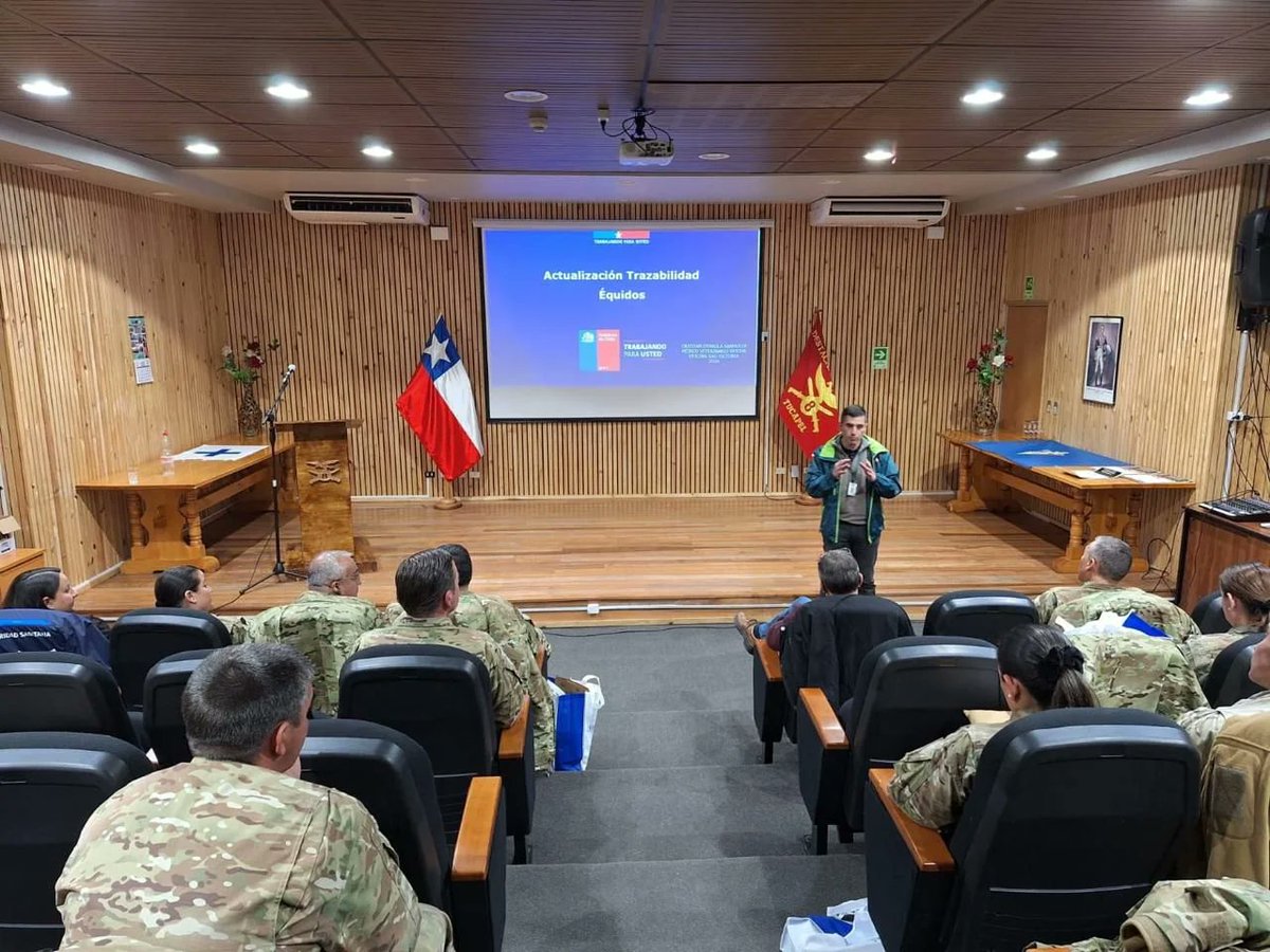 Ejercito_Chile's tweet photo. 𝐈𝐈𝐈 𝐃𝐢𝐯𝐢𝐬𝐢𝐨́𝐧 𝐝𝐞 𝐌𝐨𝐧𝐭𝐚𝐧̃𝐚 𝐫𝐞𝐚𝐥𝐢𝐳𝐨́ 𝐒𝐞𝐦𝐢𝐧𝐚𝐫𝐢𝐨 𝐝𝐞 𝐀𝐜𝐭𝐮𝐚𝐥𝐢𝐳𝐚𝐜𝐢𝐨́𝐧 𝐩𝐚𝐫𝐚 𝐨𝐟𝐢𝐜𝐢𝐚𝐥𝐞𝐬 𝐝𝐞𝐥 𝐒𝐞𝐫𝐯𝐢𝐜𝐢𝐨 𝐝𝐞 𝐕𝐞𝐭𝐞𝐫𝐢𝐧𝐚𝐫𝐢𝐚.
➡️https://t.co/gMFx7olDuO
Todos los detalles de esta instancia académica en la nota web.
