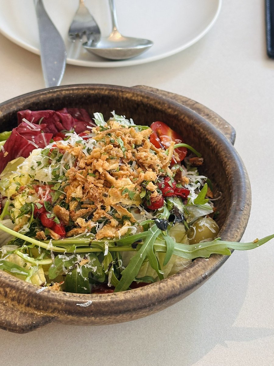 oceanbluwavee's tweet photo. 📍성수 페레힐

전반적으로 음식이 다 맛있는데
특히 빠에야 진짜 마싯음 .. 꼭시켜얘드라
이정도퀄리티에 성수에서 이정도가격에 이정도분위기 진짜너무차카니고 재방문의사너무있음 ♥ ♥ ♥ 
두명이서 4-5만원대나온듯? ㄴㅁ차카니야진짜 .. https://t.co/9GmZPSVU5s