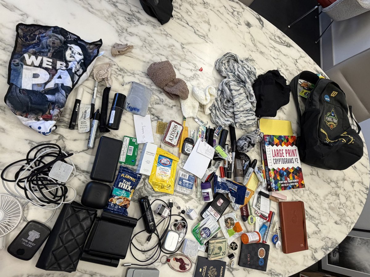 dawnstaley's tweet photo. We are in a no judgment zone. 🤣🤣🤣It so hard to say goodbye to a bag I carried for 6 years now.  It owes me nothing but was everything to me. Thank for the memories and the championships but it is time to move on…only because zippers are shot!  🥹🥹🥹On deck….enclosed!  🥰🥰 https://t.co/bvYrbRpGqz