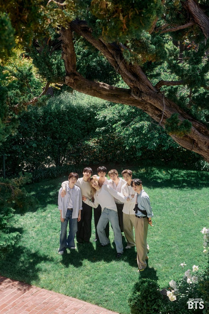 sgplusjk's tweet photo. that’s my family :((( https://t.co/WdBlgn6Z67