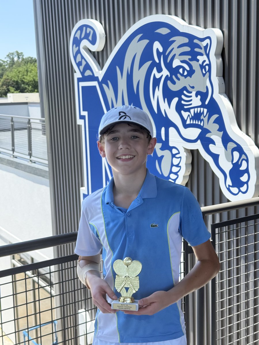 OwlBuzz's tweet photo. 🎾 Strong start to the summer! 💪

Kelvin Jiang and new Owl Henry Jones III led their team to victory in a tournament in Ridgeland, MS, while fellow new Owl Chris Zoghbi captured a division title at Leftwich this past weekend.

The tennis future is looking bright! 🦉

#GoOwls https://t.co/oDJLWLVePS