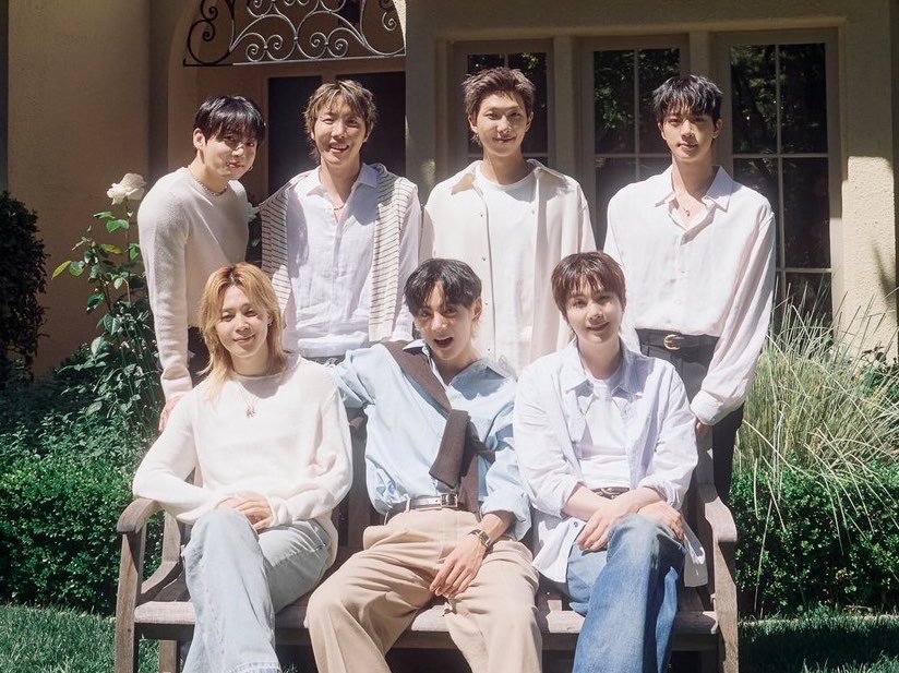 btswantsbts's tweet photo. im gonna cry look at my family bro https://t.co/TAn6sYqqAQ
