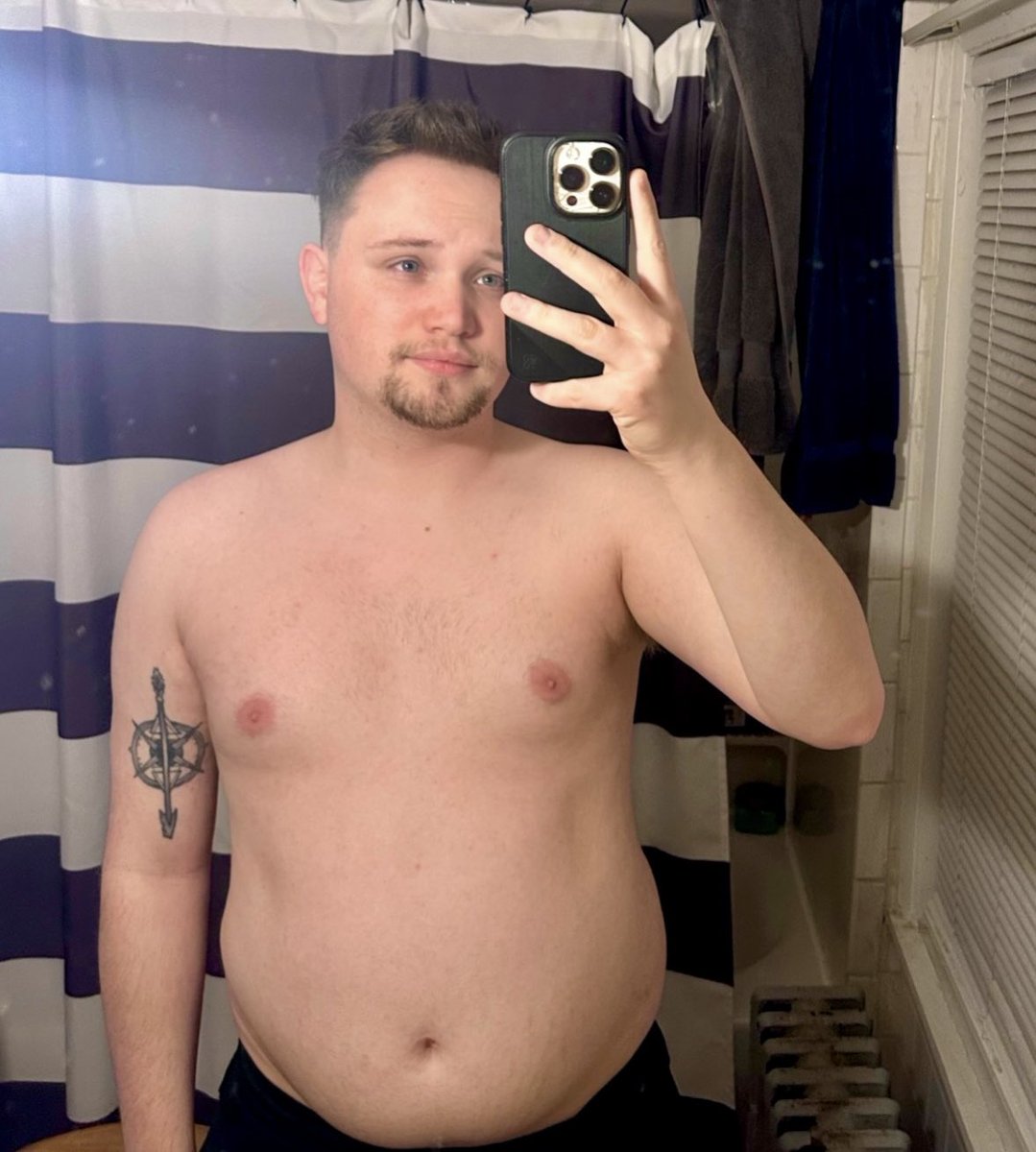 RibbitsRapture's tweet photo. Having a gut makes me feel more like a man now🤩😋 https://t.co/DDIj0qnwsX