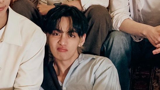 taeteluv_'s tweet photo. my pretty love <3 https://t.co/t67FUBKhUG
