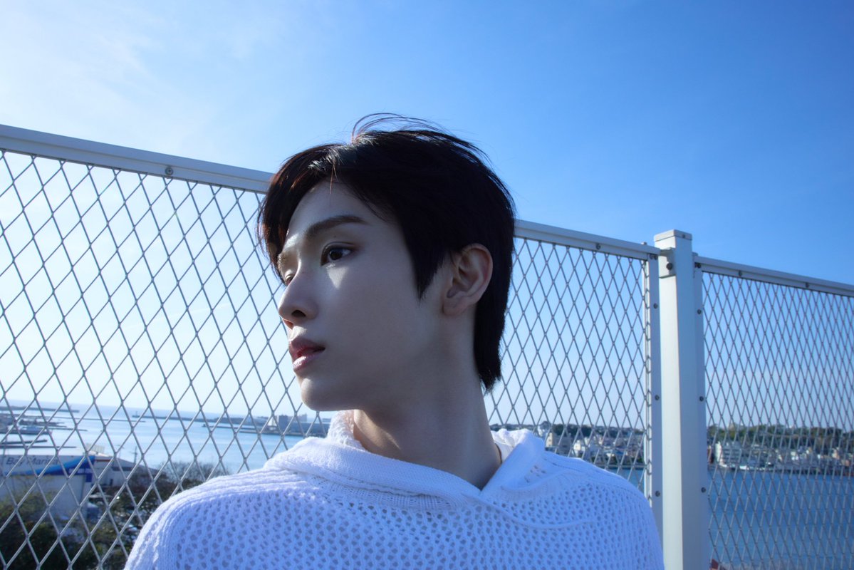 orchri's tweet photo. ชั้นนึกถึงเพลง fish in the pool https://t.co/G7tGp9RY1G