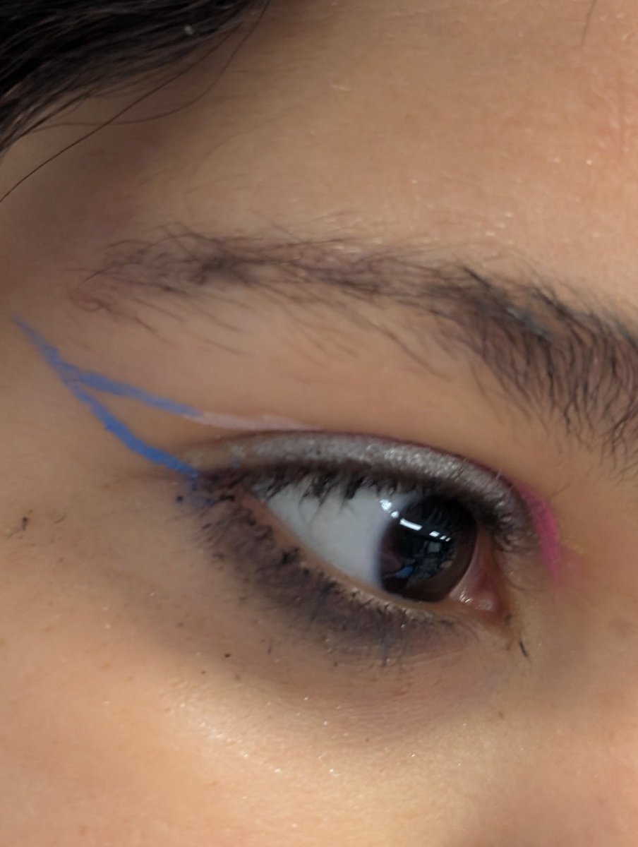 Maxlagay's tweet photo. More pride make up https://t.co/fpSRFBcQnE