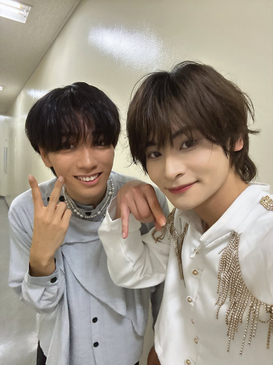 arizabal_vii's tweet photo. 『孤高武奏』🧡
遠征帰りライブでした✨ 白衣装でもいろんな魅せ方していきたいって思ってセトリ組みました！ 6月もよろしくね〜🫶 https://t.co/6yIySBbXAk