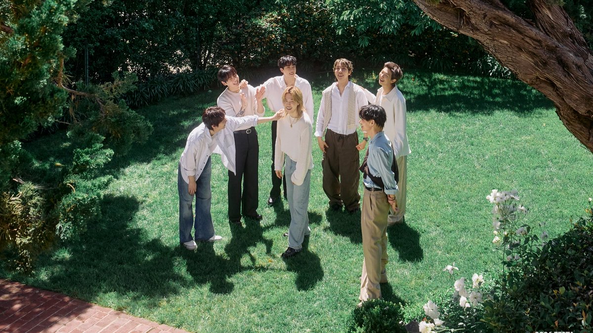 taessarect's tweet photo. forever family 🌱 https://t.co/2xgLwP5xnz