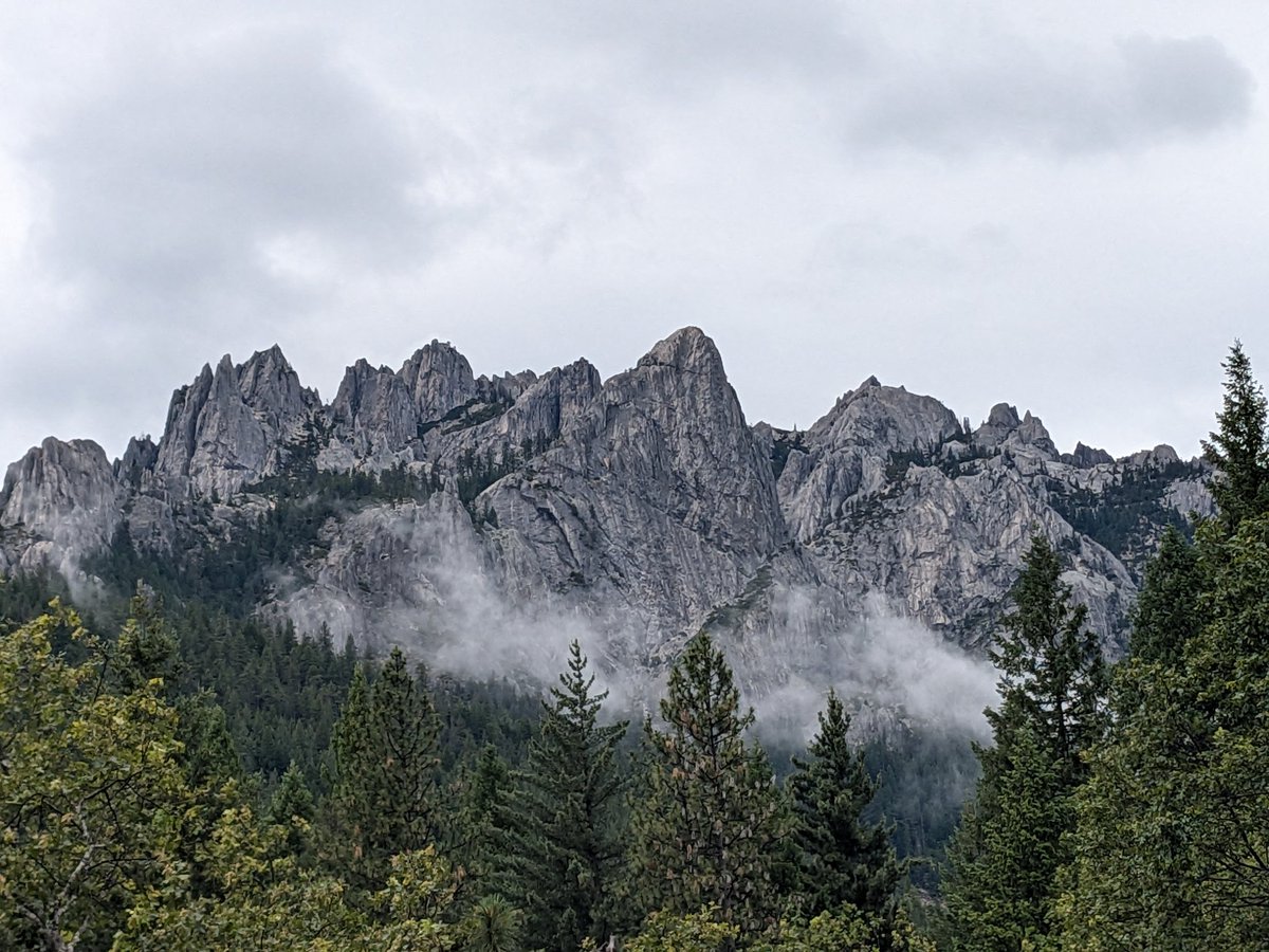 faustroll's tweet photo. So many crags to clasp. Mountain walls and lonely lands. https://t.co/BwJVJFWVvr