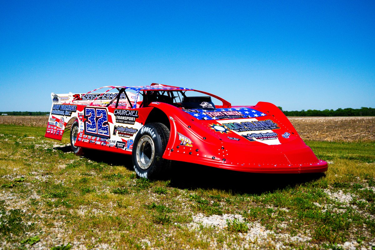 BobbyPierce32's tweet photo. Merica 🇺🇸🦅 #DLMdream https://t.co/GM8qXM2sQK