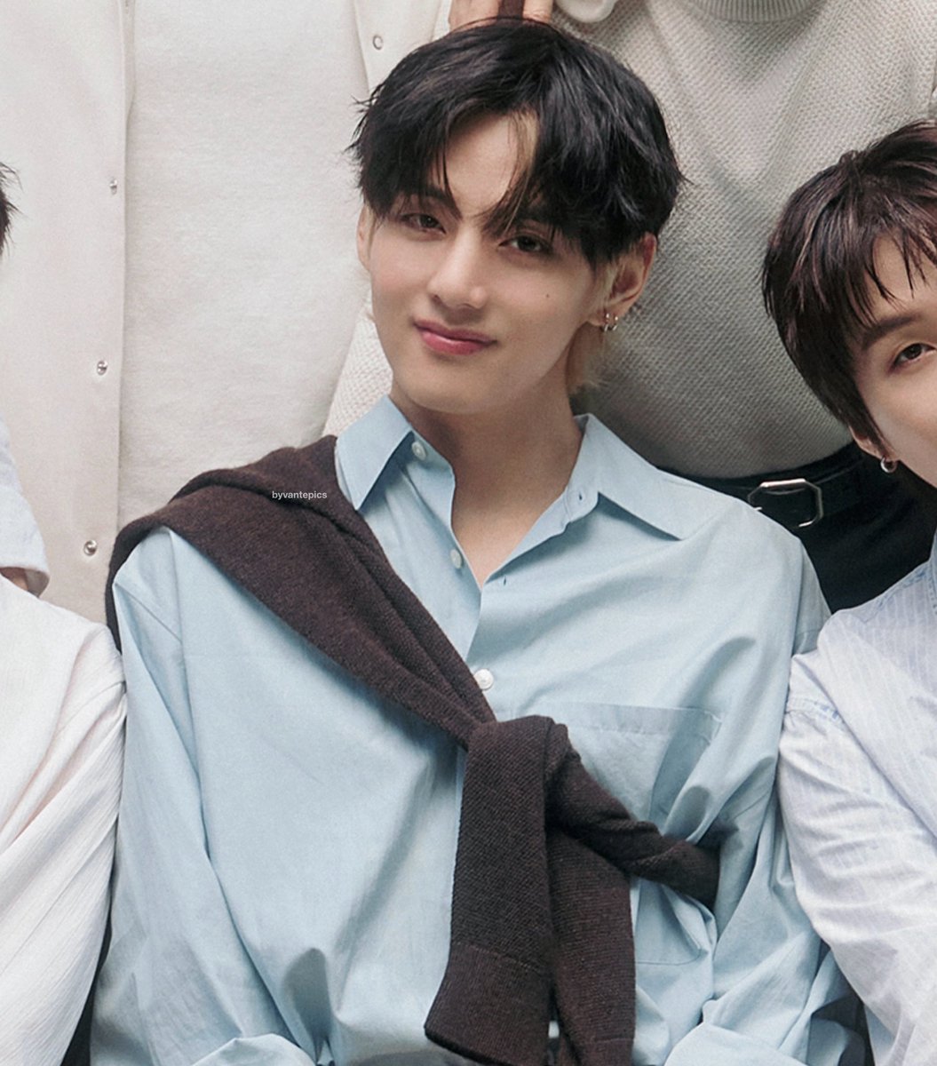 byvantepics's tweet photo. the prettiest man in the world ♥︎ #V https://t.co/zVZiXLJiI0