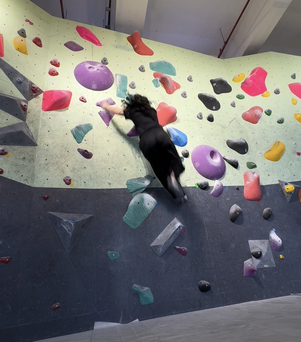 sguggn's tweet photo. i love #bouldering https://t.co/uKG57jtqig