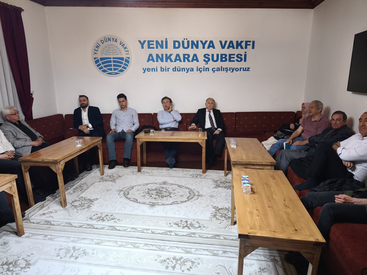 ankaraydv's tweet photo. “Salı Buluşmaları” programımız kapsamında bu hafta Ank. Üniv. İlahiyat F. Öğr. Üyesi Prof. Dr. Şaban Ali Düzgün hocamız konuğumuzdu.

“Yasa ve Özgürlük Ahlakı Arasında İnsan” konulu programımızda; bireyin yasa ile ilişkisi ve ahlaki tercihlerin insan hayatındaki rolü ele alındı. https://t.co/XMvYKmyucp