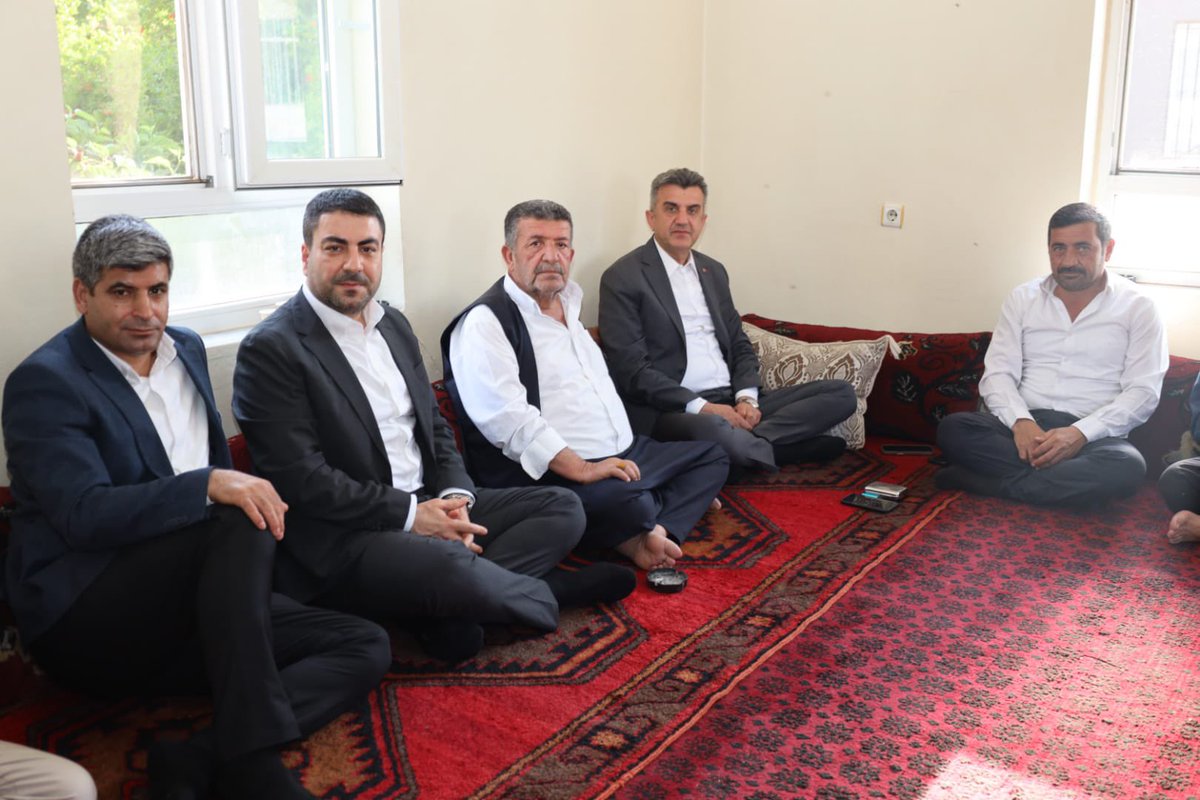 milhamigunbegi's tweet photo. Biz milletin partisi AK Parti’yiz.
Milletin ta kendisiyiz!

📍Karaköprü-Hamur Kesen Kırsal Mahallesi

Hamur Kesen Mahalle Başkanımızın organizasyonunda Karaköprü İlçe Başkanımız @avorhancelik, il-ilçe teşkilatımızla birlikte Karaköprü ilçemize bağlı Hamur Kesen Kırsal Mahallemizde hemşehrilerimizle bir araya geldik. Gönül sohbetlerine ortak olduk, sorun ve taleplerini bir bir dinledik, Sayın Cumhurbaşkanımızın selamlarını ilettik, gönüller kazandık.

Cumhurbaşkanımız Sayın Recep Tayyip Erdoğan'ın güçlü liderliğinde şehrimizin ve hemşehrilerimizin güçlü yarınları için canla başla çalışmaya, gönüller kazanmaya devam ediyoruz.

#SevdamızŞanlıurfa 
@RTErdogan @Akparti @abuyukgumus @mustafaelitas @Hayati_Yazici @efkanala @zorlu77 @hakanaksu058 @farukaytek