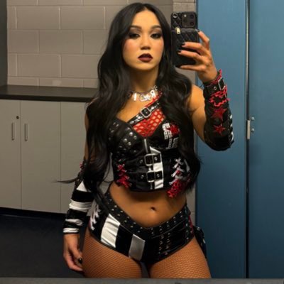 HerSolSnatcher's tweet photo. She’s absolutely gorgeous. Be mine? 

#WCW https://t.co/K0Jhw4EIaC