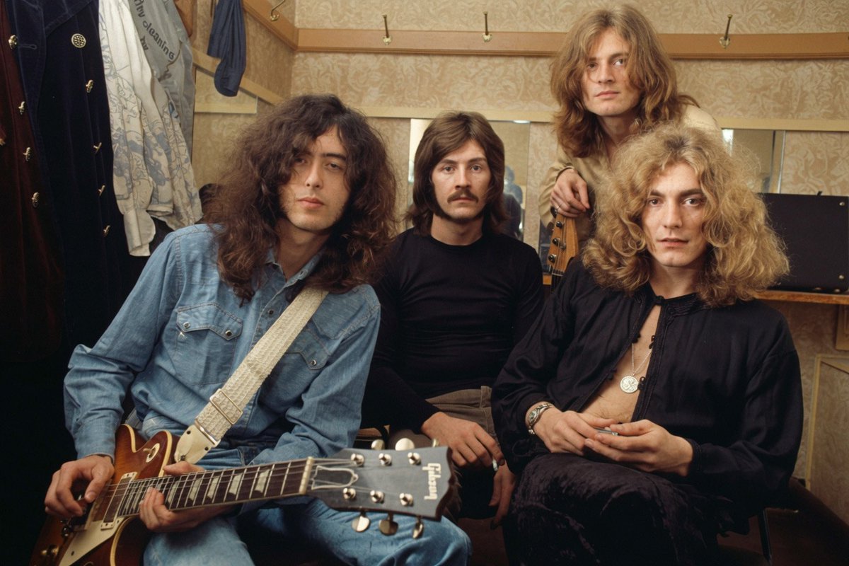 historyrock_'s tweet photo. Led Zeppelin made history in rock music. 

They were together for only a few years, yet they became timeless. Each member complemented the band's sound perfectly. Timeless legends. https://t.co/6Lmfyu0SuN