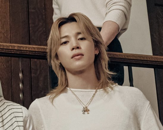 jmfolder's tweet photo. jimin please have pretty long blonde hair forever https://t.co/vMNnis2RgW
