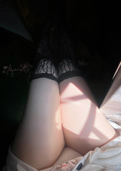 小请 tweet media