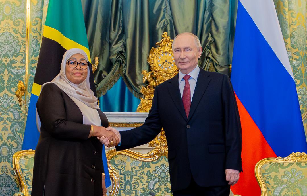 ikulumawasliano's tweet photo. Rais wa Jamhuri ya Muungano wa Tanzania Mhe. Dkt. Samia Suluhu Hassan akiwa kwenye picha na Rais wa Shirikisho la Urusi Mhe. Vladmir Putin katika Ikulu ya Kremlin Jijini Moscow, tarehe 03 Juni, 2026. https://t.co/tg1nKBJ7ov