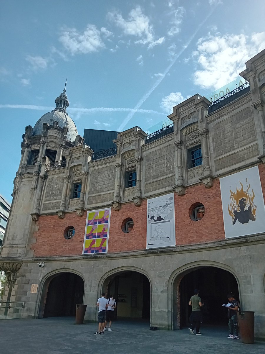 PLechugaMallo's tweet photo. ⌛️ En menos de una hora comienza la  proyección de 'Memoria revelada' en los Cines Golem en Azkuna Zentroa-Alhondiga de Bilbao.  😀  Con ganas de empezar. 🎬
@avtcyl https://t.co/7Kl9oX1sWY