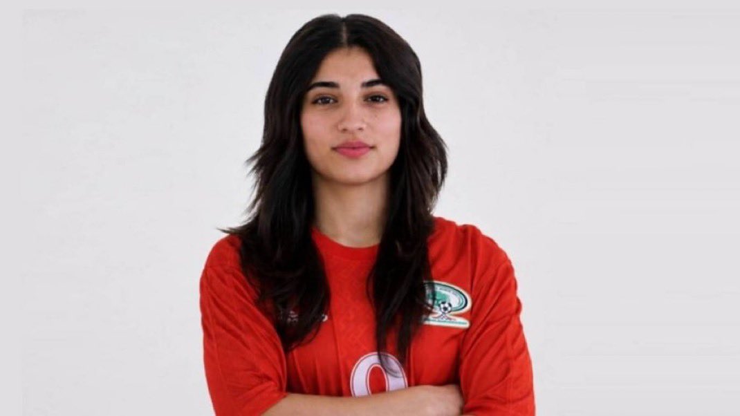FocusinfosFr's tweet photo. 🇮🇱🇵🇸⚽️ INFO — Israël prolonge la détention de Rand Halawani, 20 ans, joueuse de l’équipe nationale palestinienne de football féminin.

Le communiqué de la Fédération palestinienne de football est clair :

« Ce n’est pas un incident isolé, mais un schéma systématique de ciblage des athlètes palestiniens, qui se poursuit sans aucune responsabilité. »