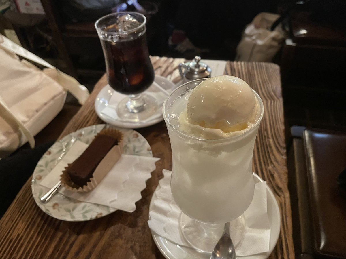 riddle339's tweet photo. 【最近行ったサウナとその他】
神保町でオオドリーのスープカレーを食べた後に豆虎でモカリッチソフトを。その後に #サウナラボ神田 の水曜男女入れ替え日（東京/神保町）行ってからのさぼうるへ。
神保町満喫DAYだった日。 https://t.co/jJjjvJXe6N