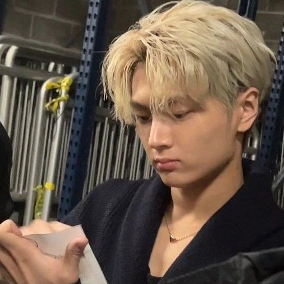 0420MEDIA's tweet photo. so damn gorgeous #JAY https://t.co/lC0TR5c7pE