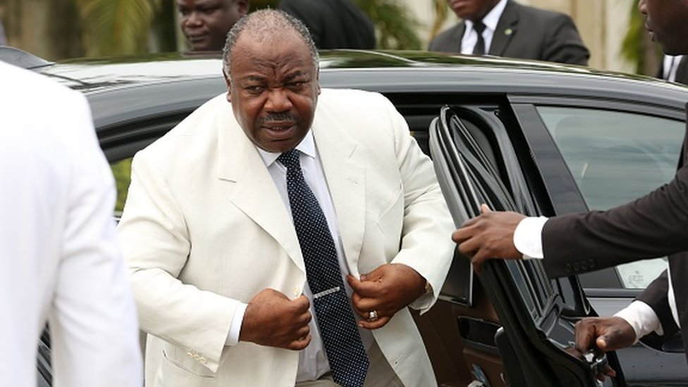 LNTribune's tweet photo. #Gabon : #AliBongo répond à @oliguinguema et réclame une enquête sur des actes de torture
L’ancien président gabonais Ali Bongo Ondimba a publié, depuis Paris, le 3 juin 2026, une déclaration officielle en réponse aux propos tenus la veille par le chef de l’État Brice Clotaire Oligui Nguema lors d’un entretien diffusé sur France 24. Par la voix de son mandataire et porte-parole Ali Akbar Onanga Y’Obégué, secrétaire général du Parti Démocratique Gabonais (PDG), l’ancien président a démenti plusieurs affirmations du président en exercice et demande l’ouverture d’une enquête indépendante sur des actes de torture allégués. #gabon #alibongo #oliguinguema