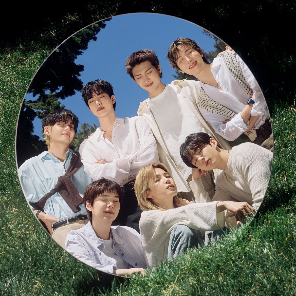 ILUBTS7's tweet photo. I wass waiting thiss to changee my pfp 🫶🏻🫶🏻🫶🏻💜💜💜💜💜#NewProfilePic https://t.co/hIGuvDHKVy