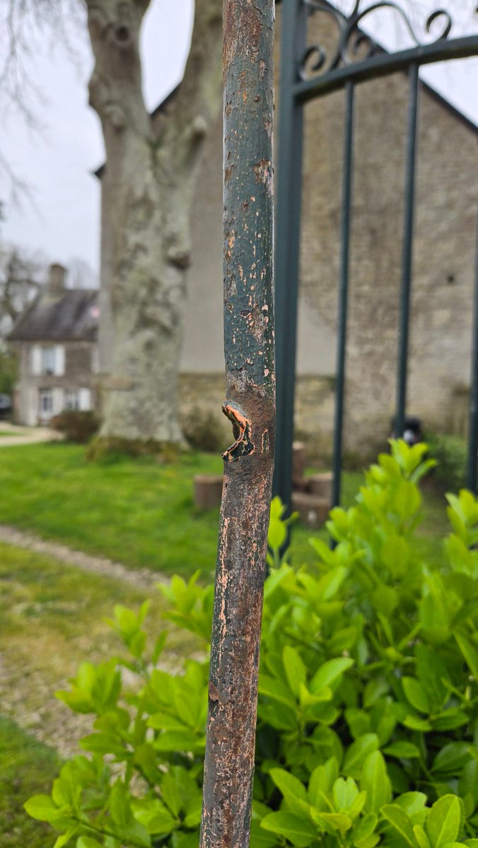 carto101's tweet photo. @MilHistNow Was there this spring. Metal fence scored by a bullet. https://t.co/V8I4D6xOZ6