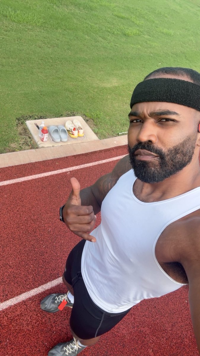 terrenceroshad's tweet photo. Shooting to log about 100 miles a month for the rest of the year 🙏🏾. https://t.co/pkW5uIAoLM