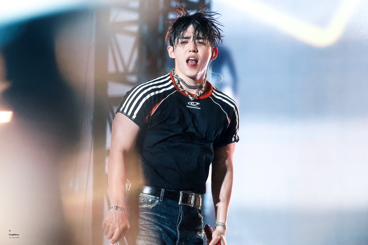 BeautifulDuet's tweet photo. 260531 AsiaTop Music Festival

#에스쿱스 #SCOUPS 
#エスクプス #최승철 
#세븐틴 #SEVENTEEN https://t.co/9zl7b6MOjh