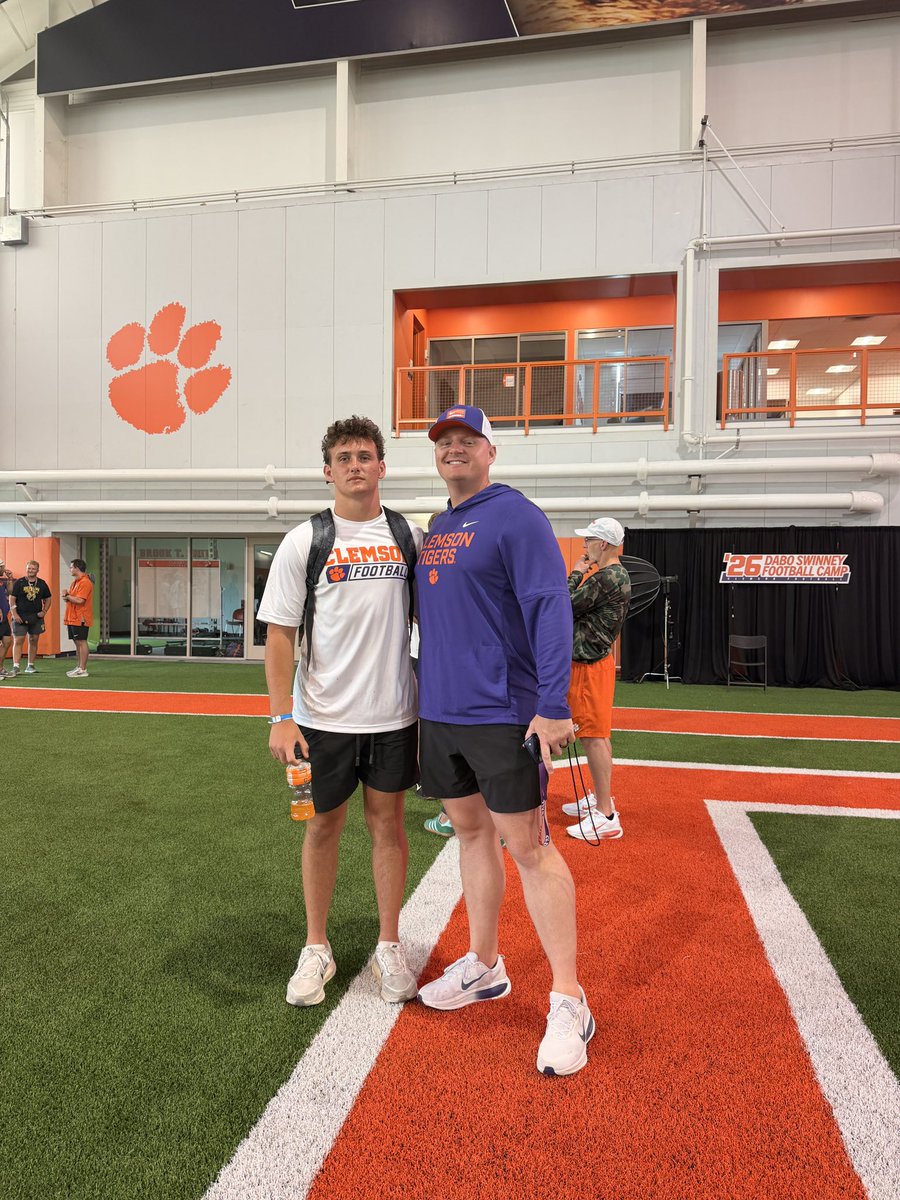 MasHef08's tweet photo. 📍@ClemsonFB Clemson Camp
🎥 INT + LB work + DB work
#AGTG @CoachTA44 @benboulware7 

@TheLake_FB @CoachOliphant32 @Coach_Greene04 https://t.co/OTi5tQMkQy